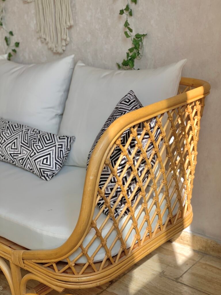 relax-bamboo-sofa-lattice-back